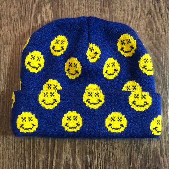 BDG Smiley Toque - Picture 4 of 7